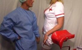 Fetiche de enfermeira de uma novinha puta
